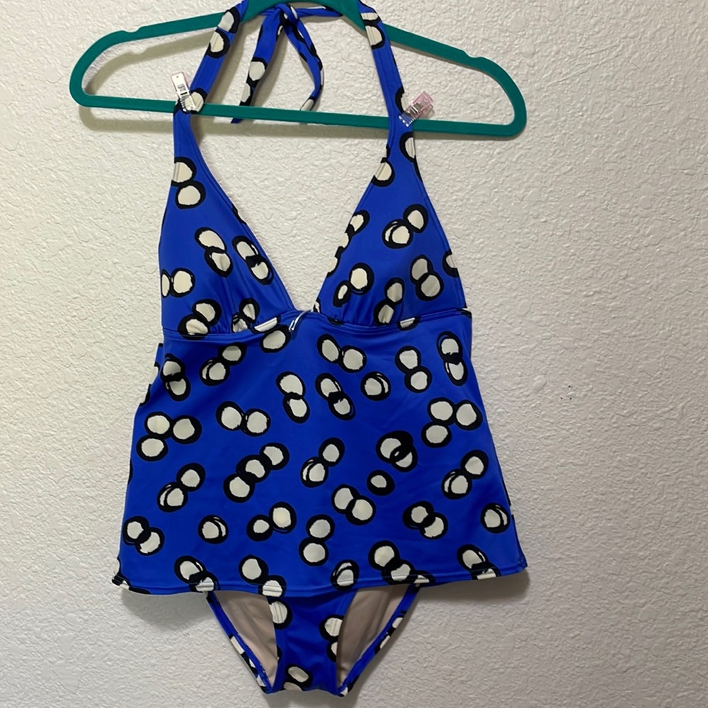 Victoria Secret Women Blue & White 2 Piece Swimsuit. Very Good Condition. Size M